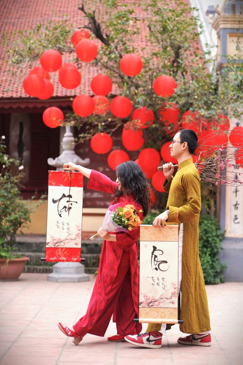 Viết thư pháp ngày Tết